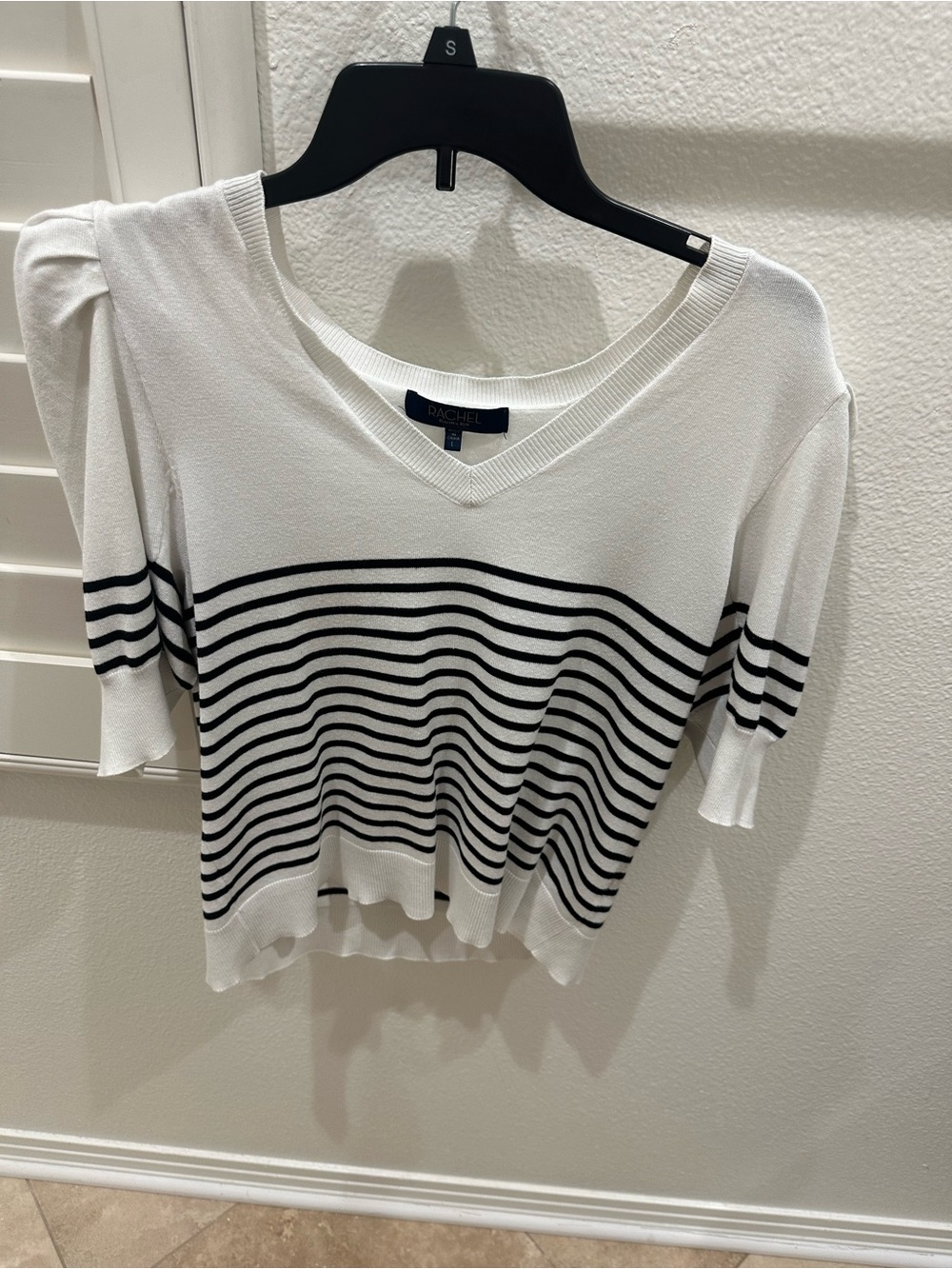 Rachel Striped V‑Neck Short Sleeve Knit Top - White/Black